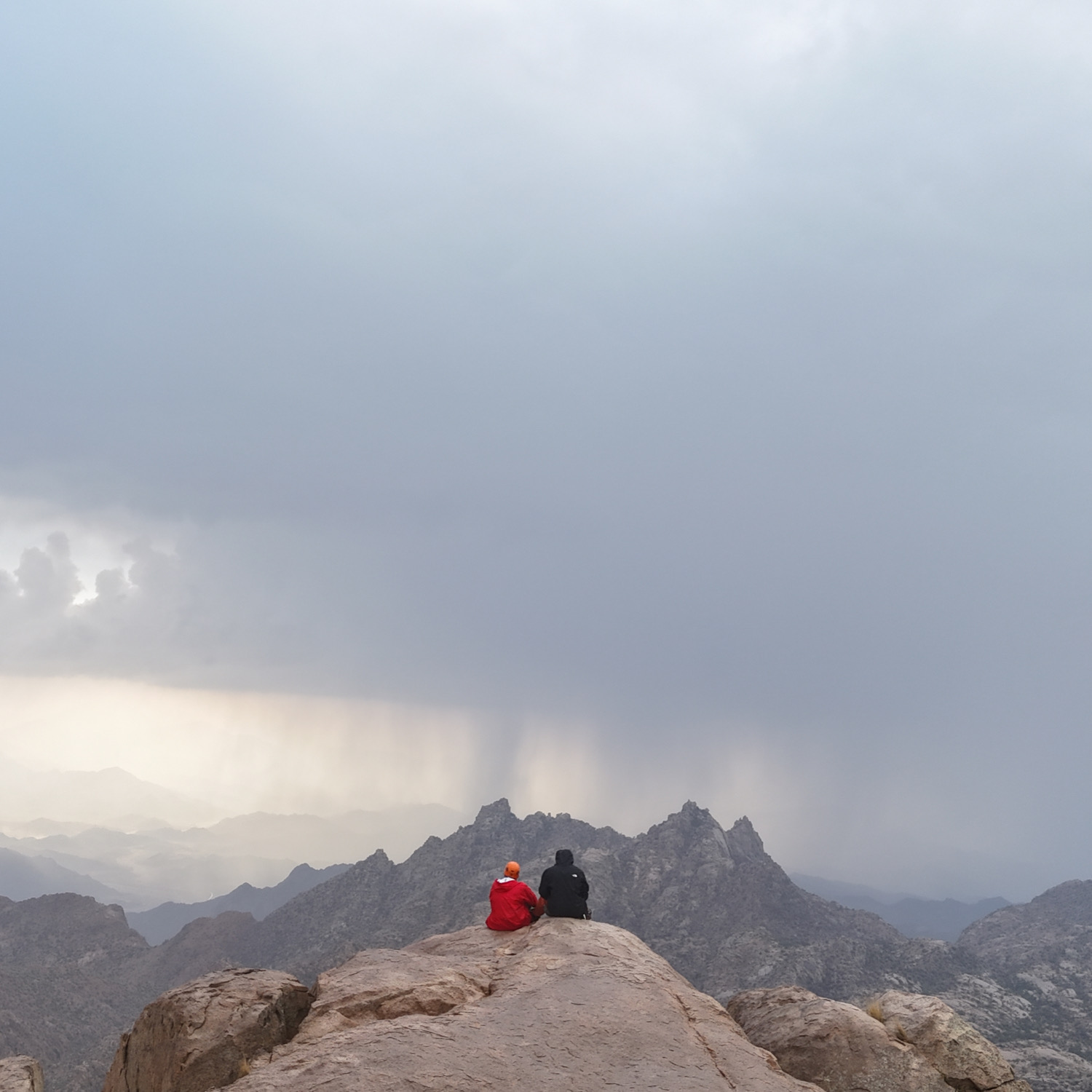 مغامرة قمة جبل قرنيت